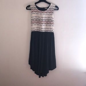 Sleeveless Patterned Black and White Dress